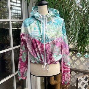 Nike woman’s Windrunner Hawaiian  cropped jacket size S
